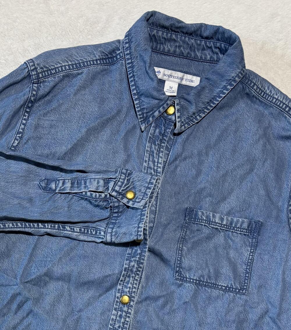 Southern Tide Shirt Womens Medium Blue Denim Snap Front Long Sleeve Button Up